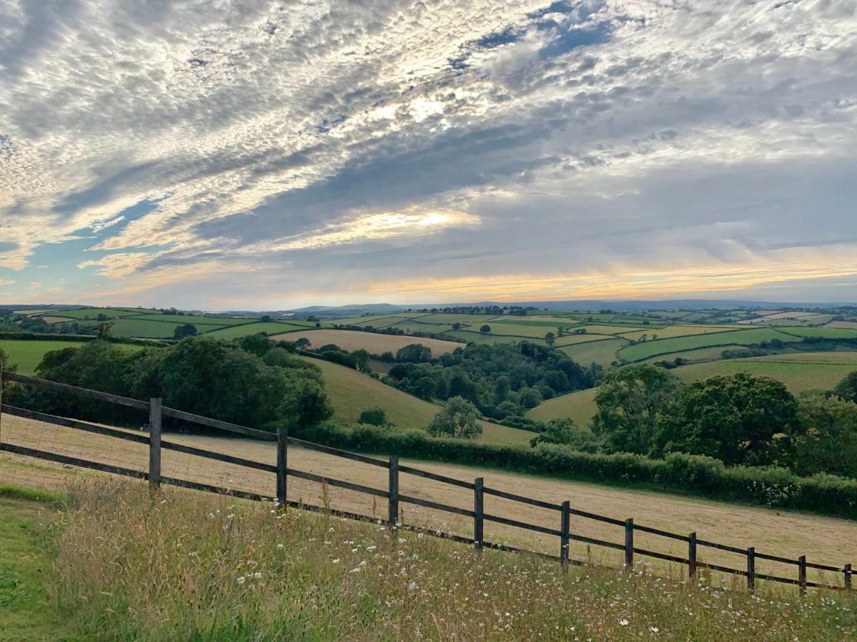 Kerswell Farmhouse ทอตเนส ภายนอก รูปภาพ